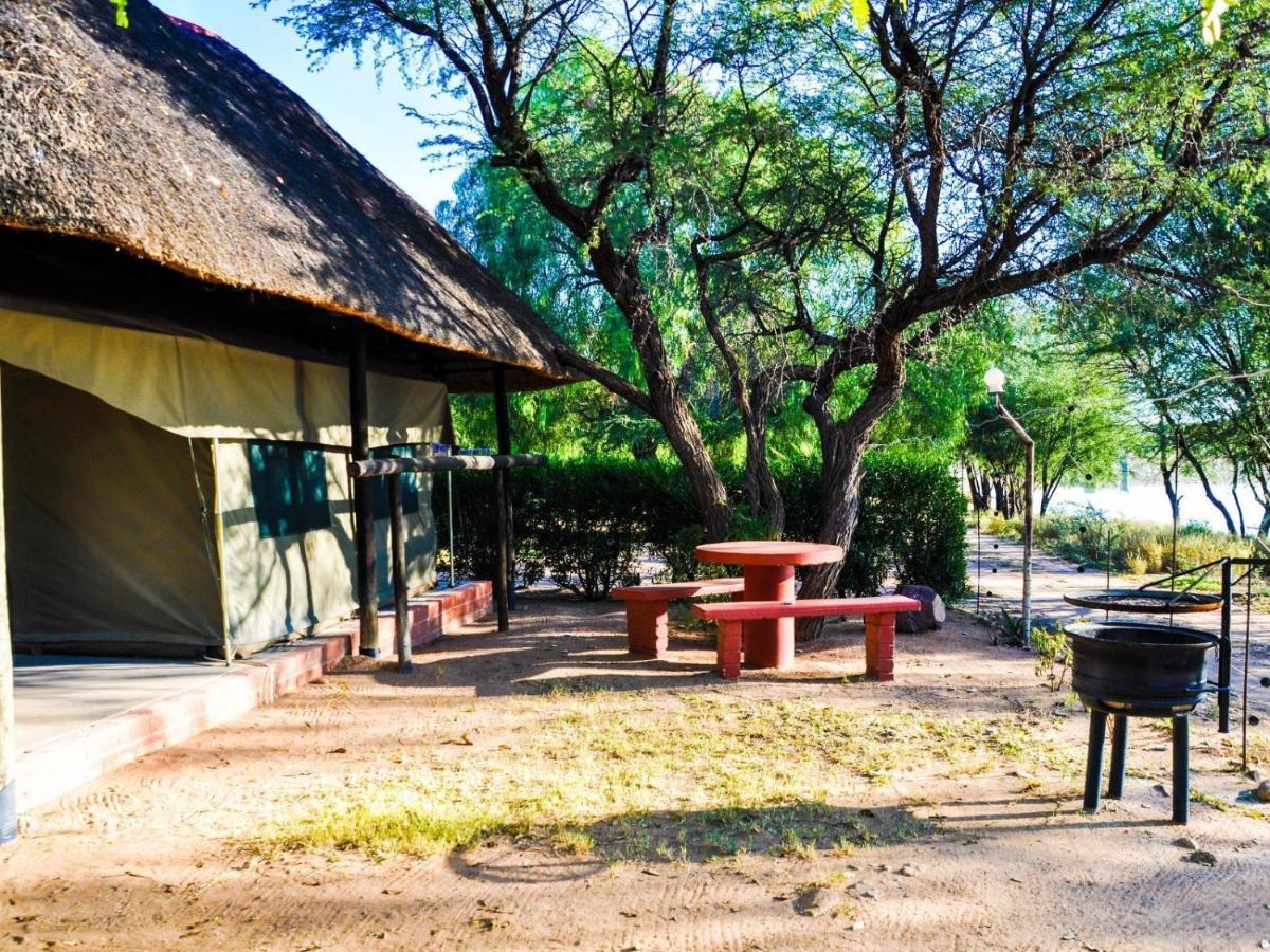 Die Dam - Transkalahari End Resort Gobabis Экстерьер фото